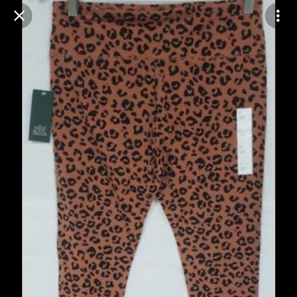 2 pair Woman’s wild fable fashion leggings brown.  Leopard print 3X. NWT
